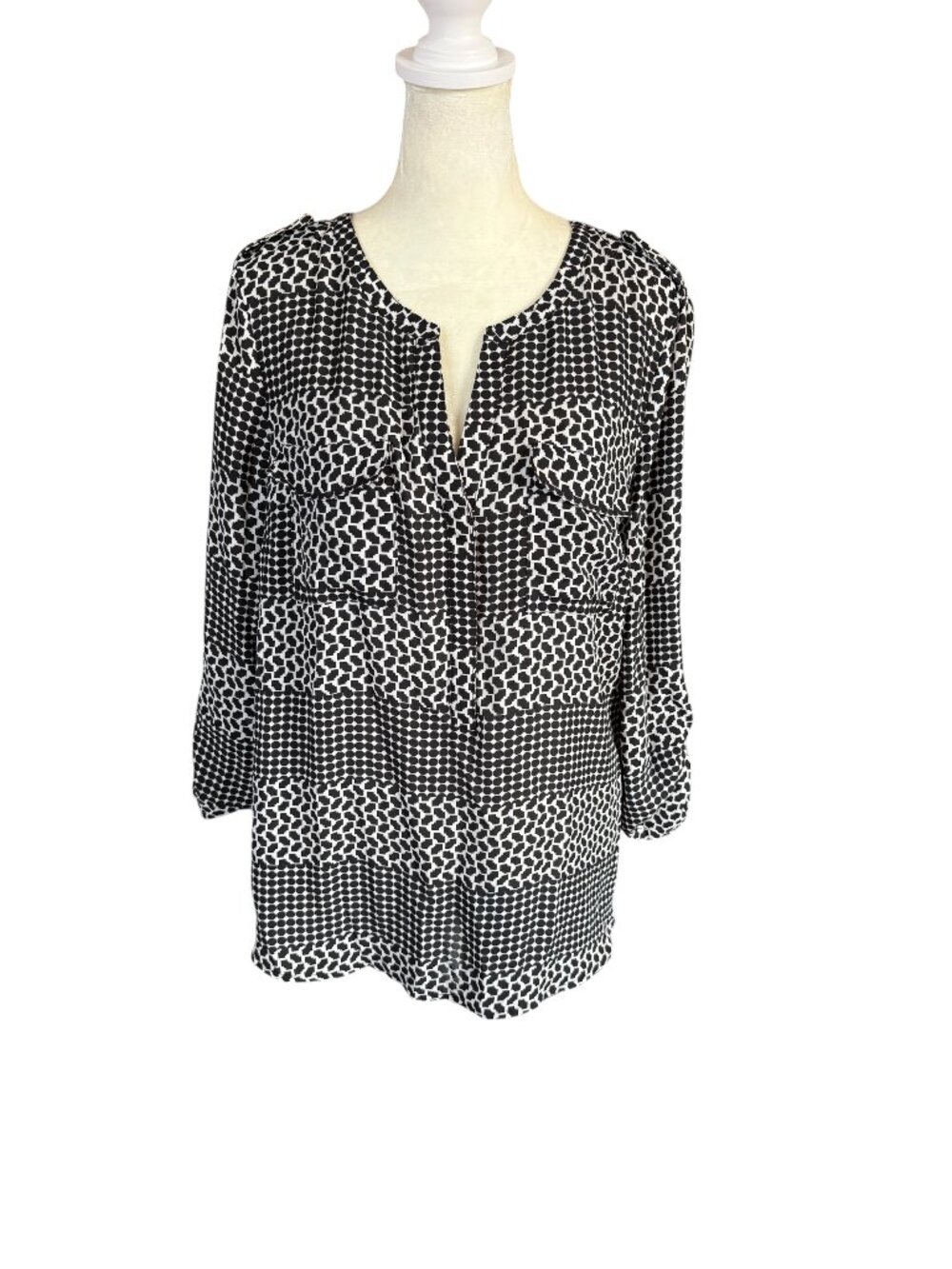 Daniel Rainn black and white long roll tab sleeve v-neck blouse women's size M